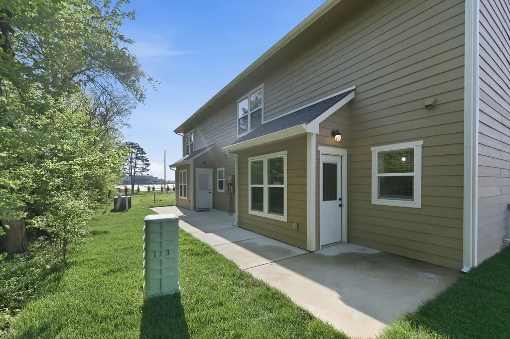 331 N 127th Street E Wichita KS 67206