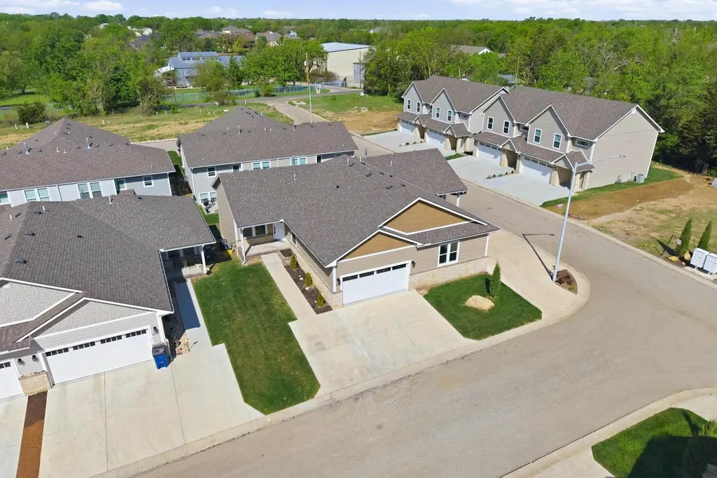 331 N 127th Street E Wichita KS 67206