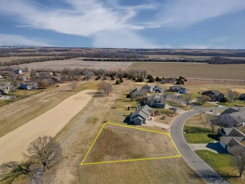 624 Quail Nest Road Winfield KS 67156