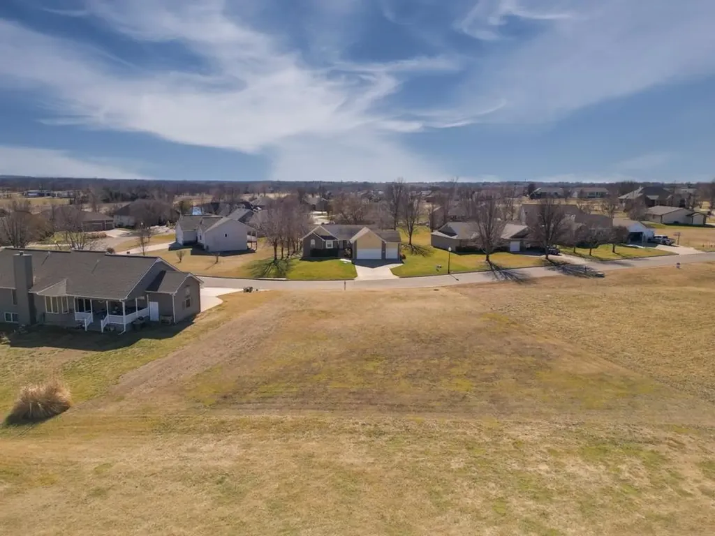 624 Quail Nest Road Winfield KS 67156