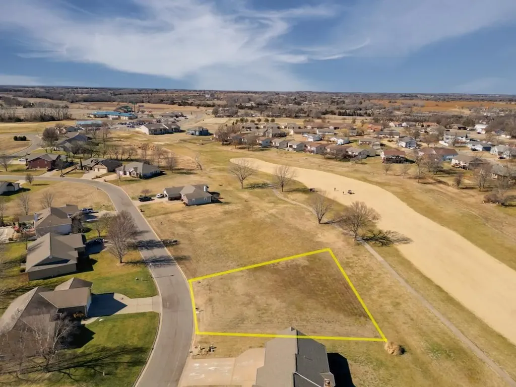 624 Quail Nest Road Winfield KS 67156
