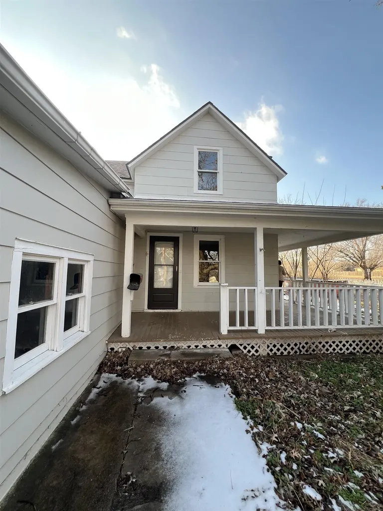 617 W Towanda Avenue El Dorado KS 67042-2764