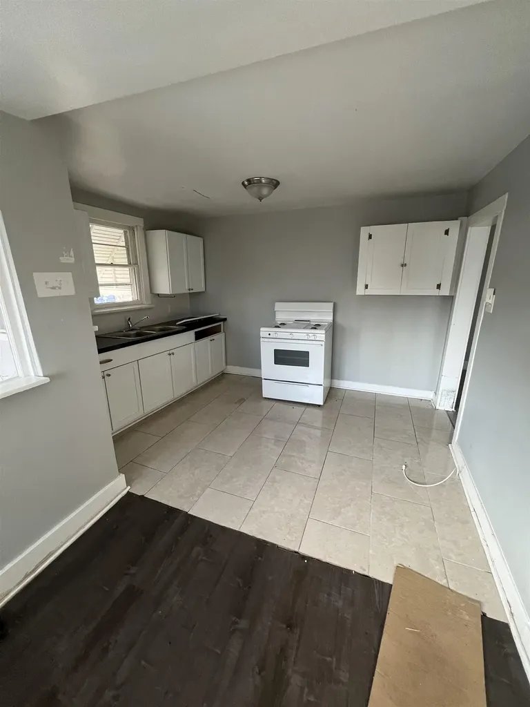 617 W Towanda Avenue El Dorado KS 67042-2764