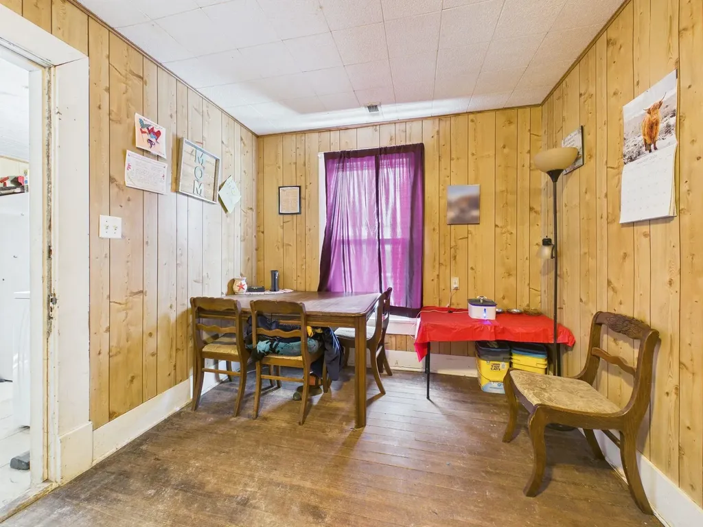 208 S Sedgwick Avenue Burrton KS 67020