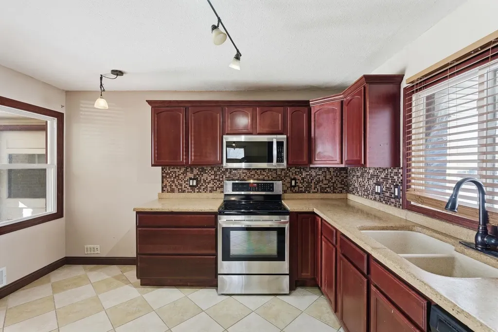 2019 W 24th Street N Wichita KS 67204