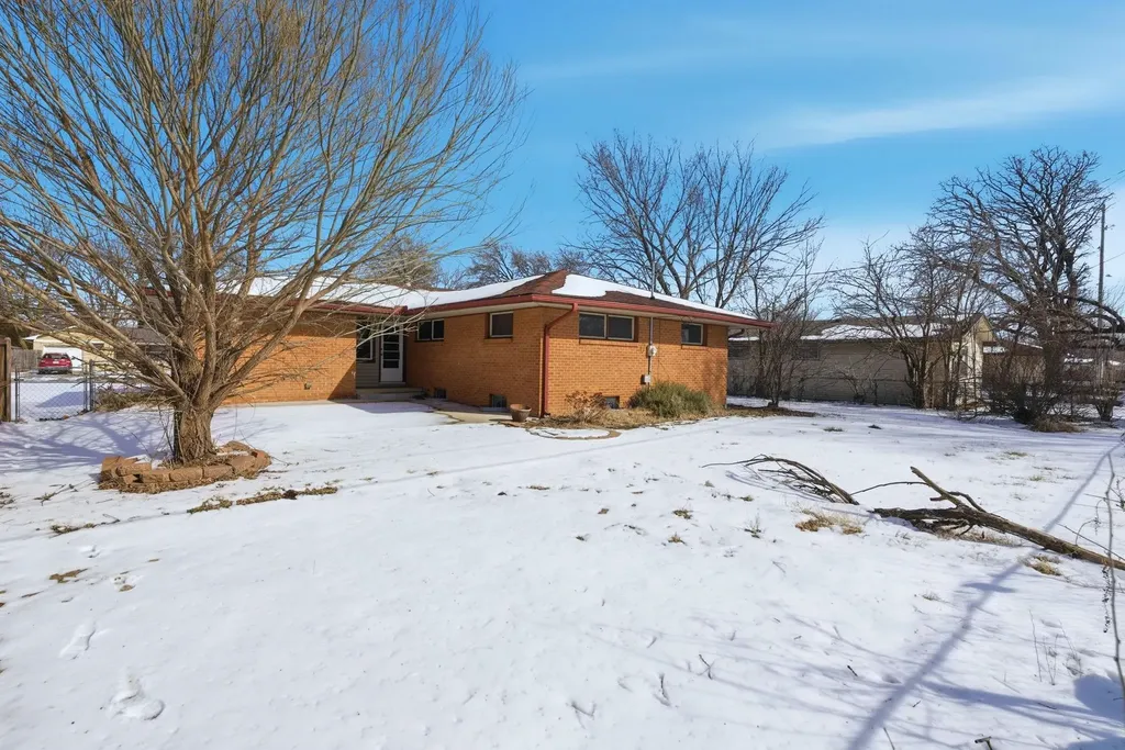2019 W 24th Street N Wichita KS 67204