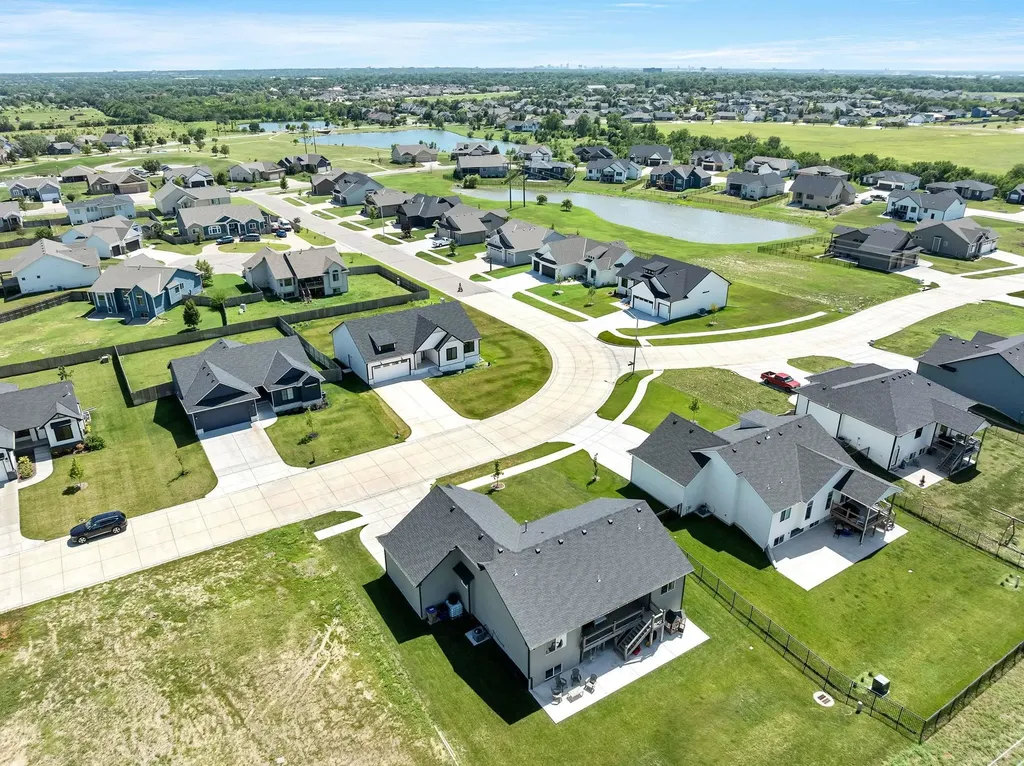 7260 E Pheasant Ridge Street Bel Aire KS 67226
