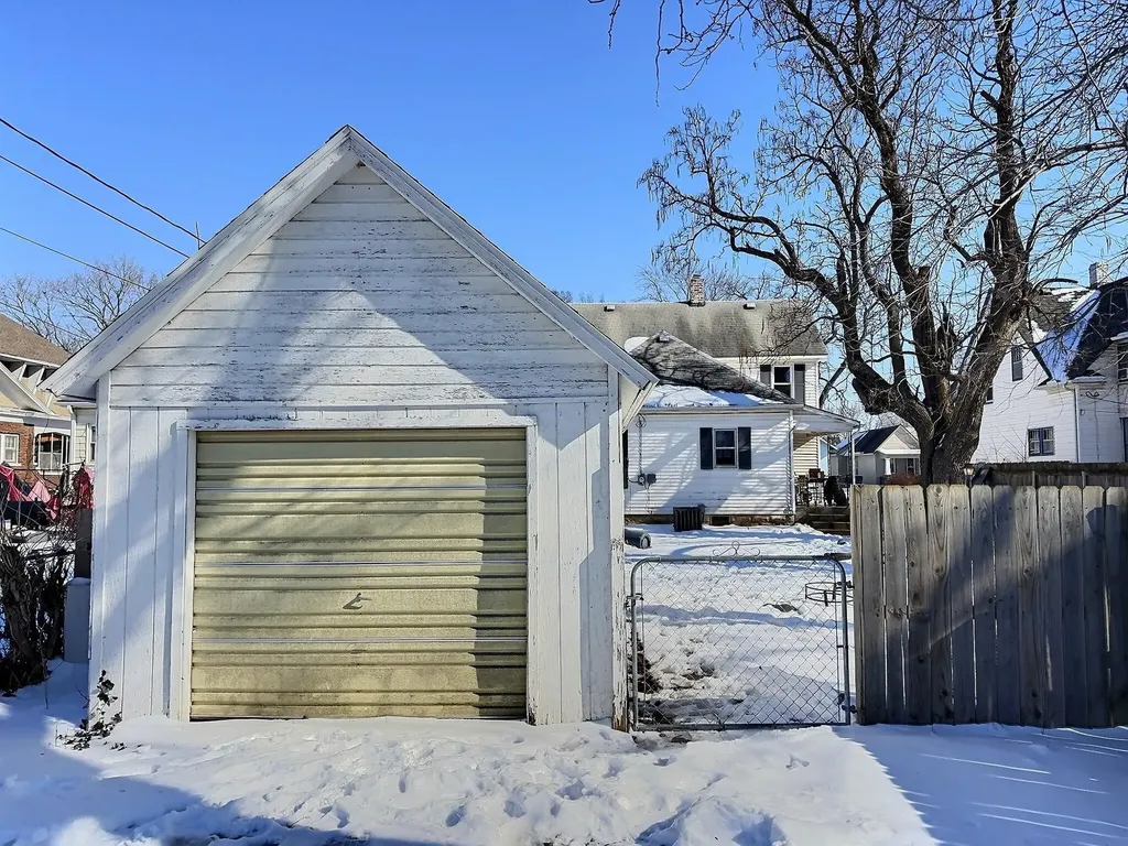 211 Allison Street Newton KS 67114