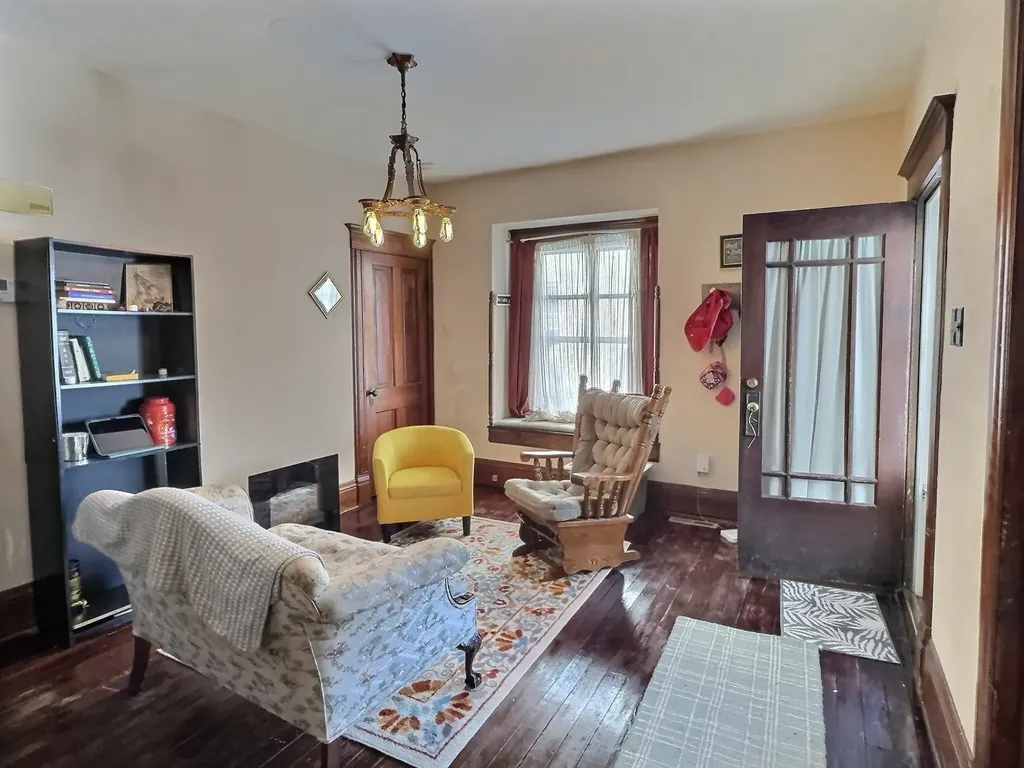 211 Allison Street Newton KS 67114