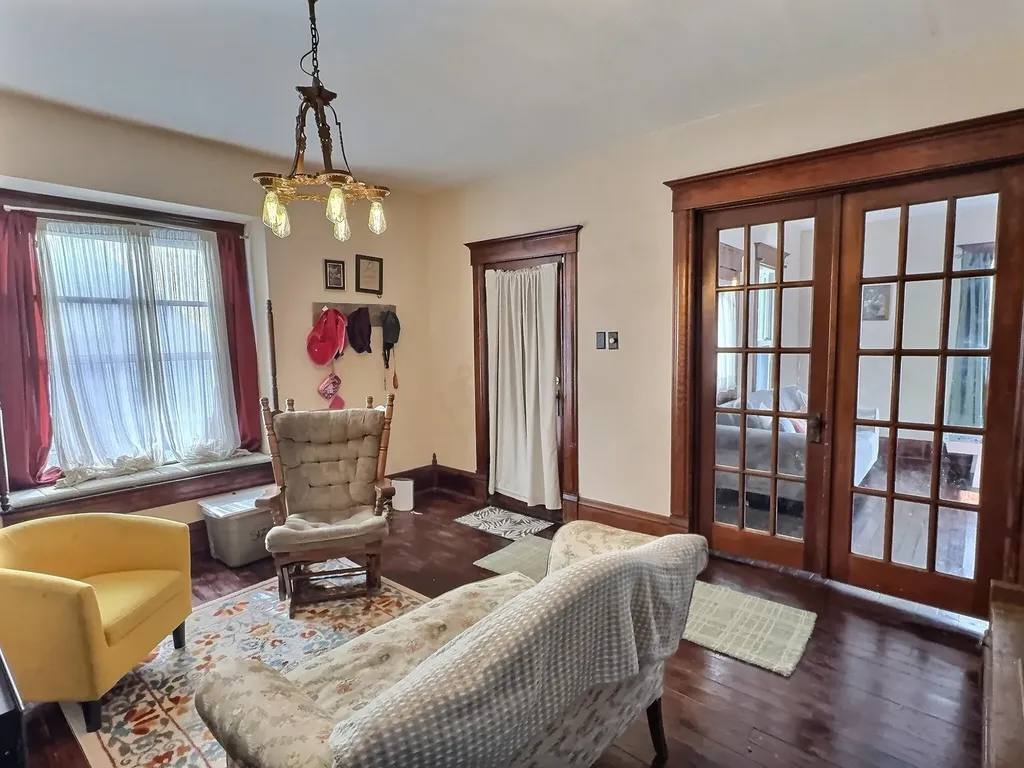 211 Allison Street Newton KS 67114