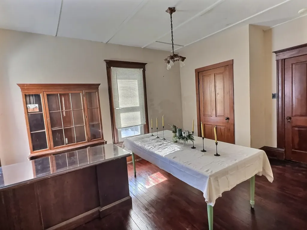 211 Allison Street Newton KS 67114