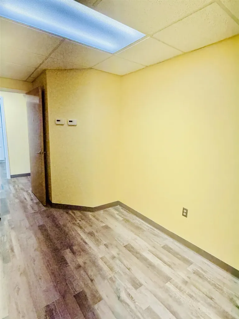 220 S Hillside Street Wichita KS 67211