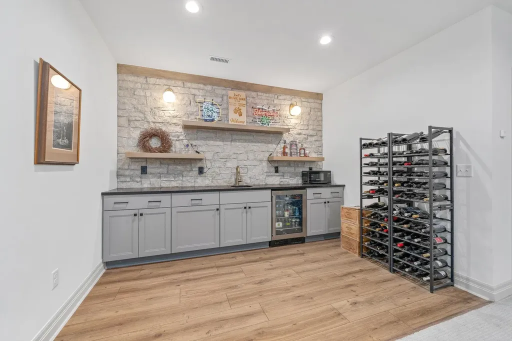 3706 N Crest Circle Wichita KS 67226