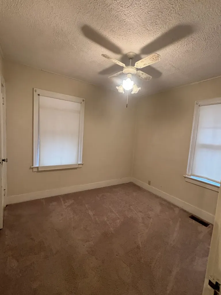 626 SE 5th Newton KS 67114
