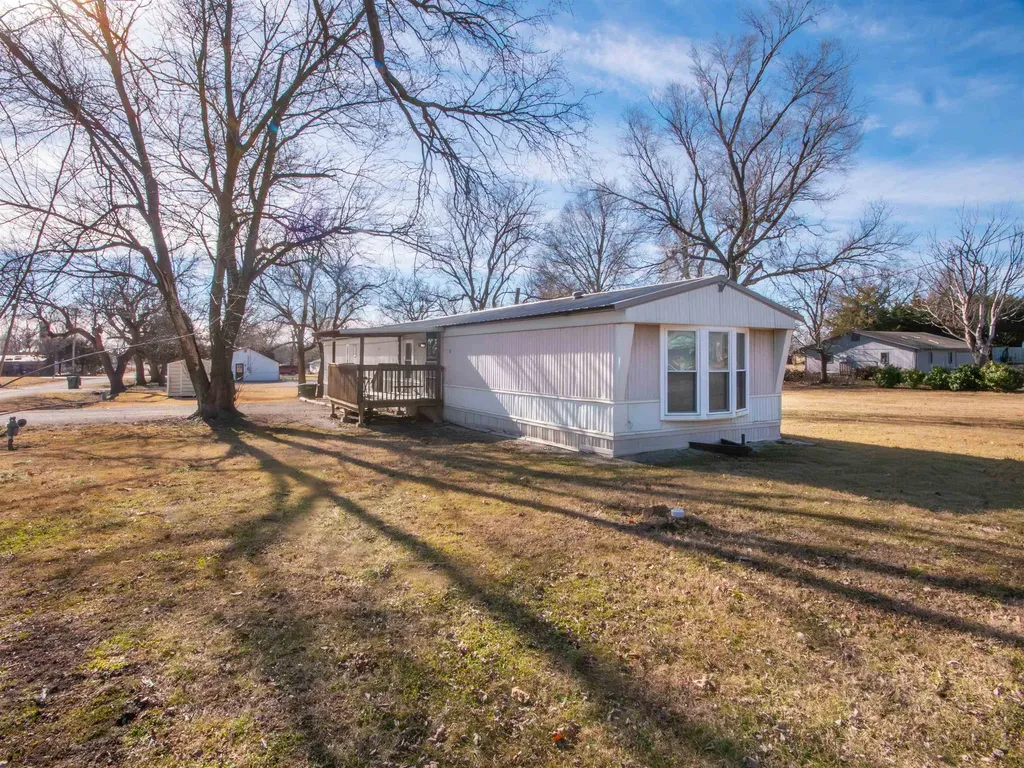 404 S Howard Howard KS 67349