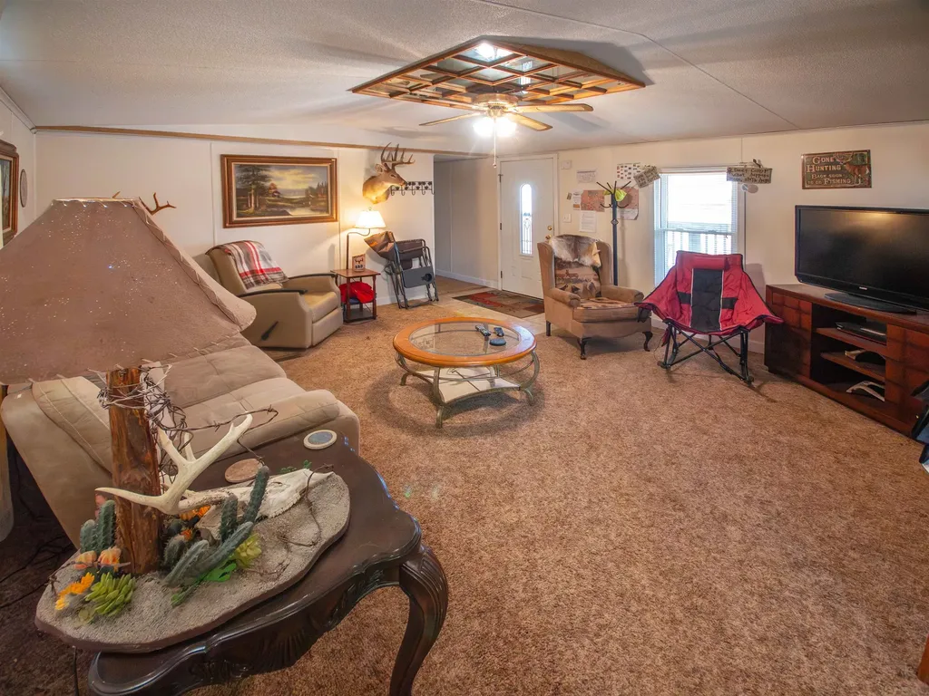 404 S Howard Howard KS 67349