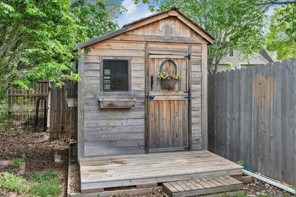 2238 N Amarado Street Wichita KS 67205