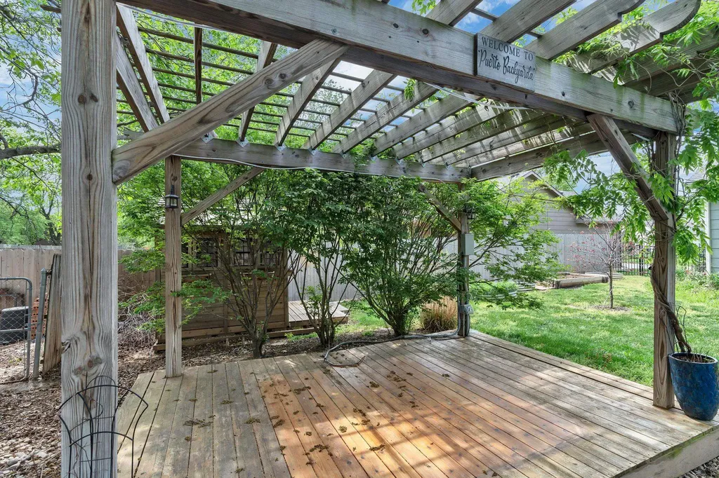 2238 N Amarado Street Wichita KS 67205