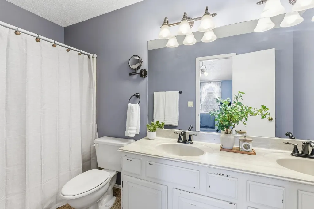 2238 N Amarado Street Wichita KS 67205