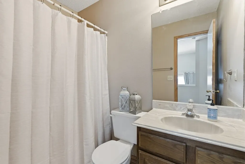 2238 N Amarado Street Wichita KS 67205
