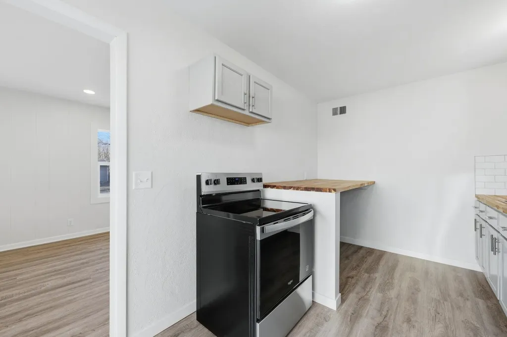 1925 S Saint Paul Street Wichita KS 67213