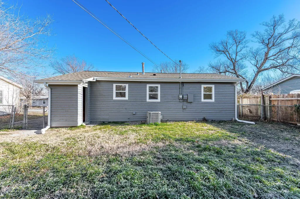 1925 S Saint Paul Street Wichita KS 67213