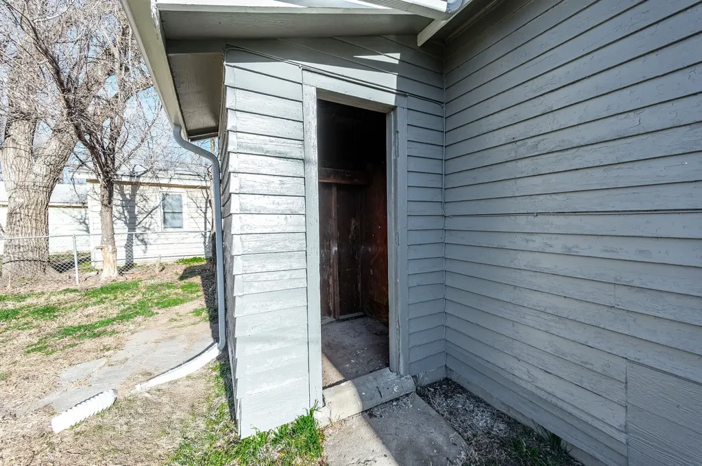 1925 S Saint Paul Street Wichita KS 67213
