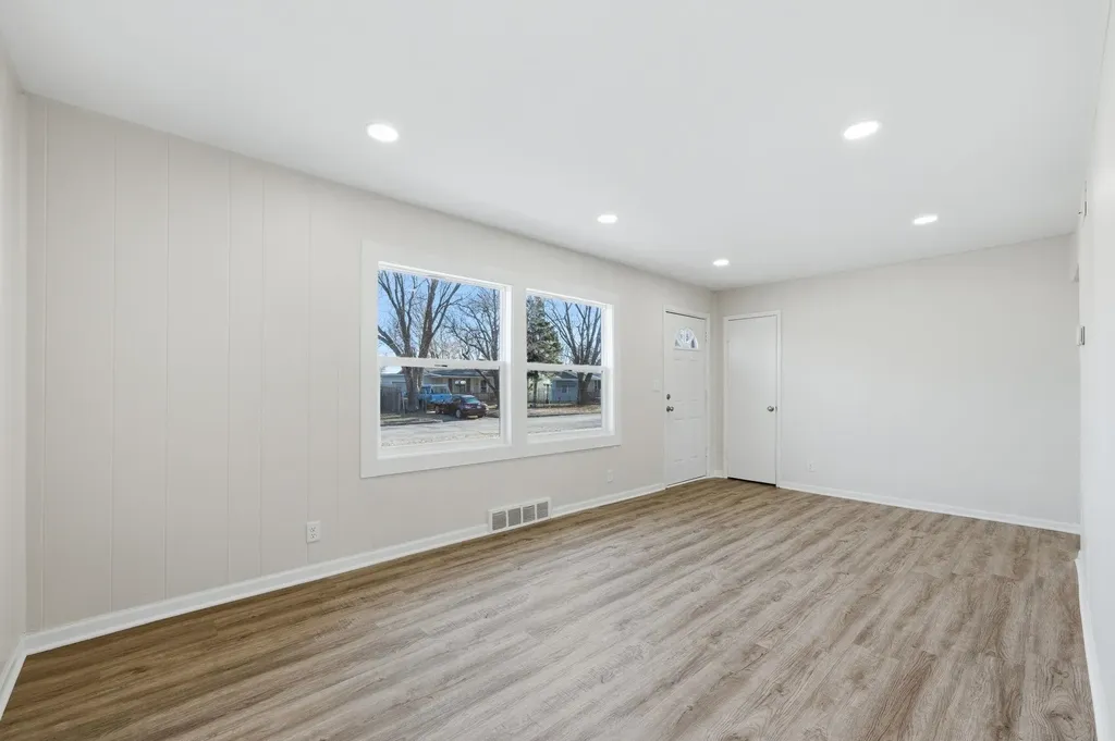 1925 S Saint Paul Street Wichita KS 67213