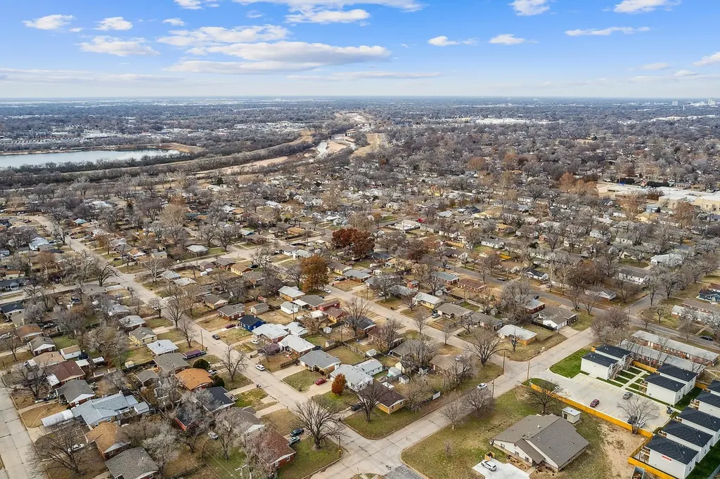 3212-3244 S Victoria Avenue Wichita KS 67216