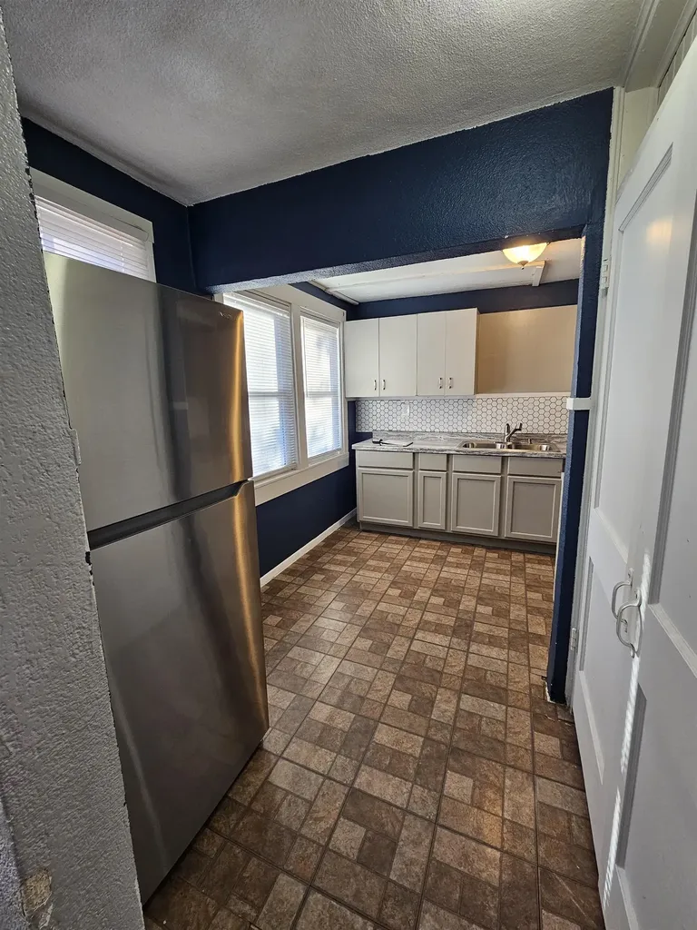 1539 S Pershing Avenue Wichita KS 67218