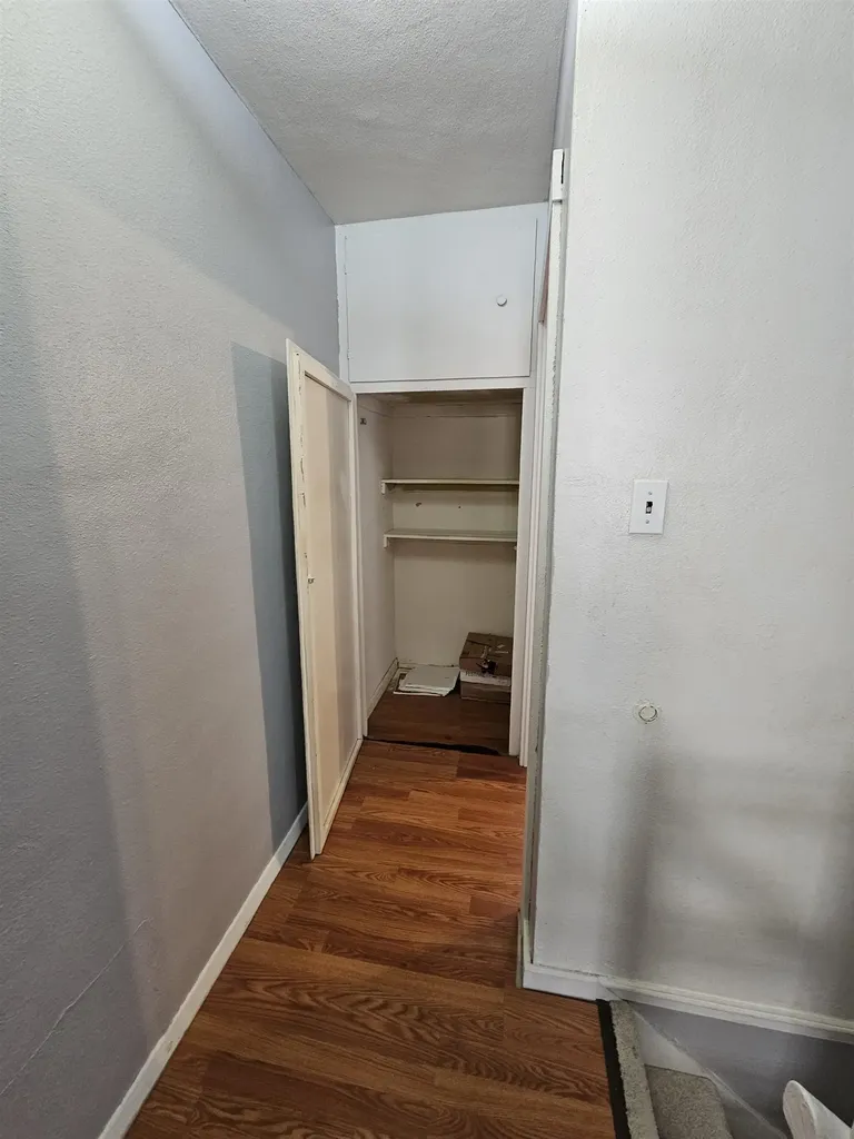 1539 S Pershing Avenue Wichita KS 67218