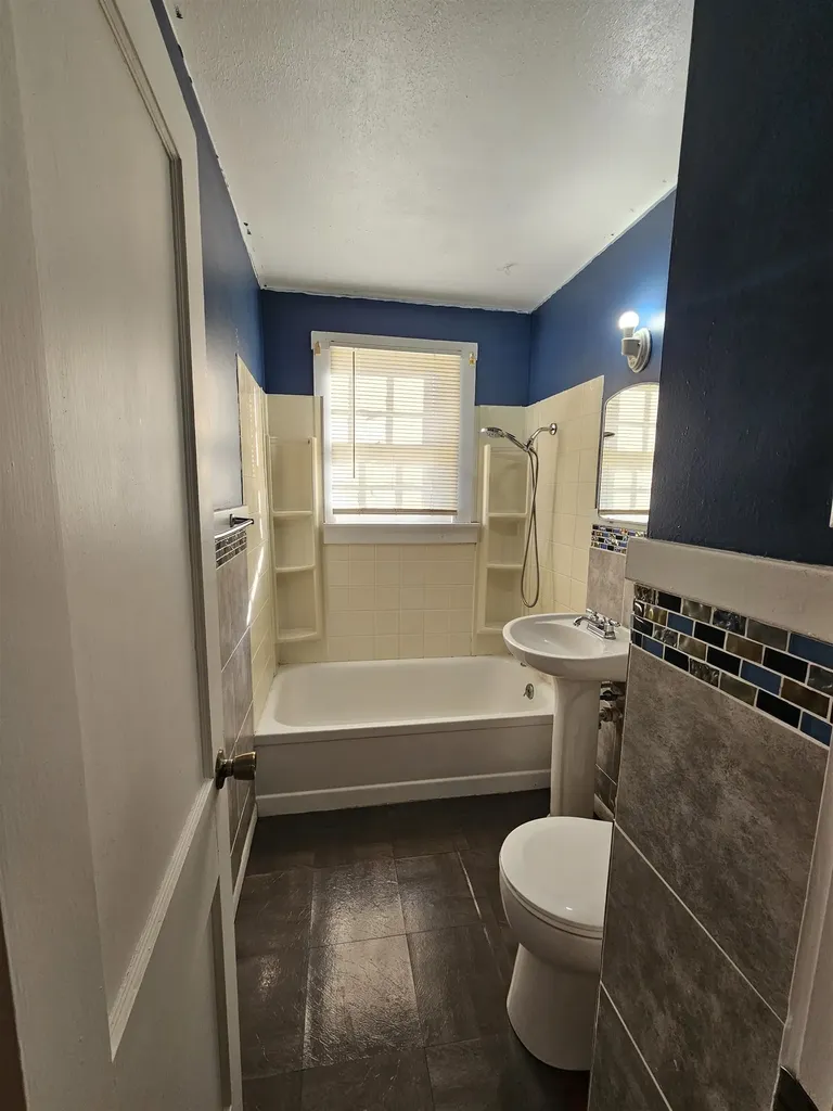 1539 S Pershing Avenue Wichita KS 67218