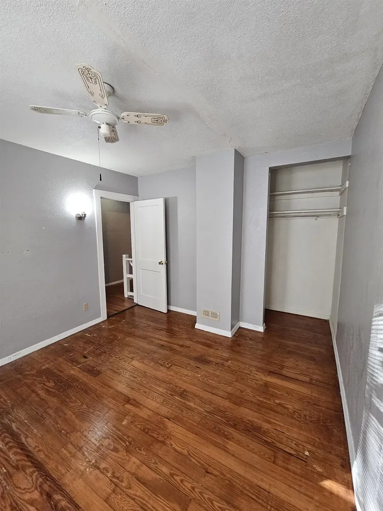 1539 S Pershing Avenue Wichita KS 67218