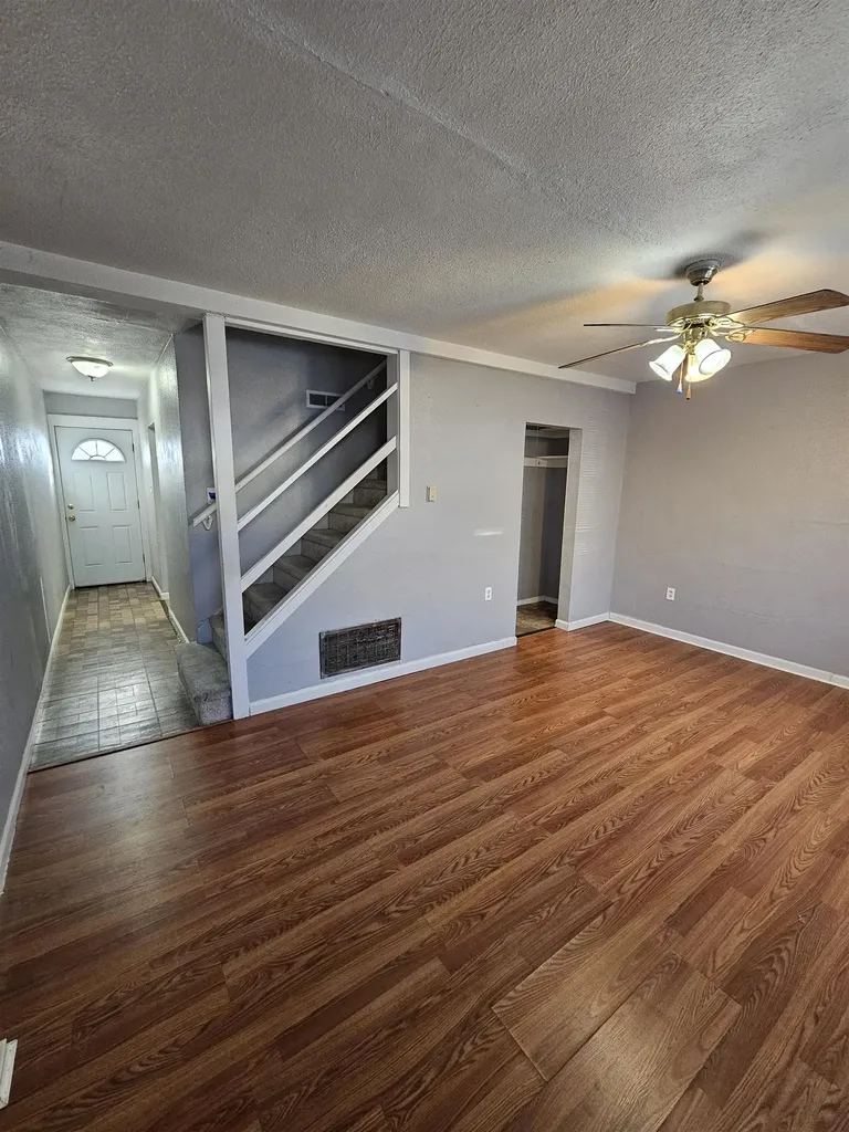 1539 S Pershing Avenue Wichita KS 67218