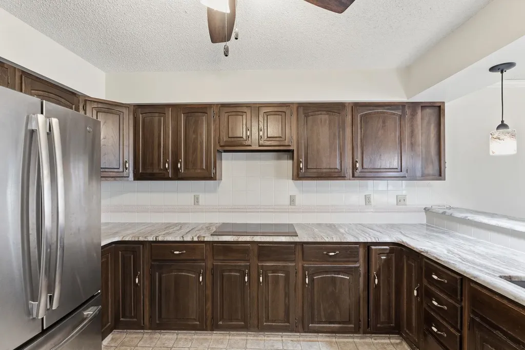 500 Rolling Hills Newton KS 67114