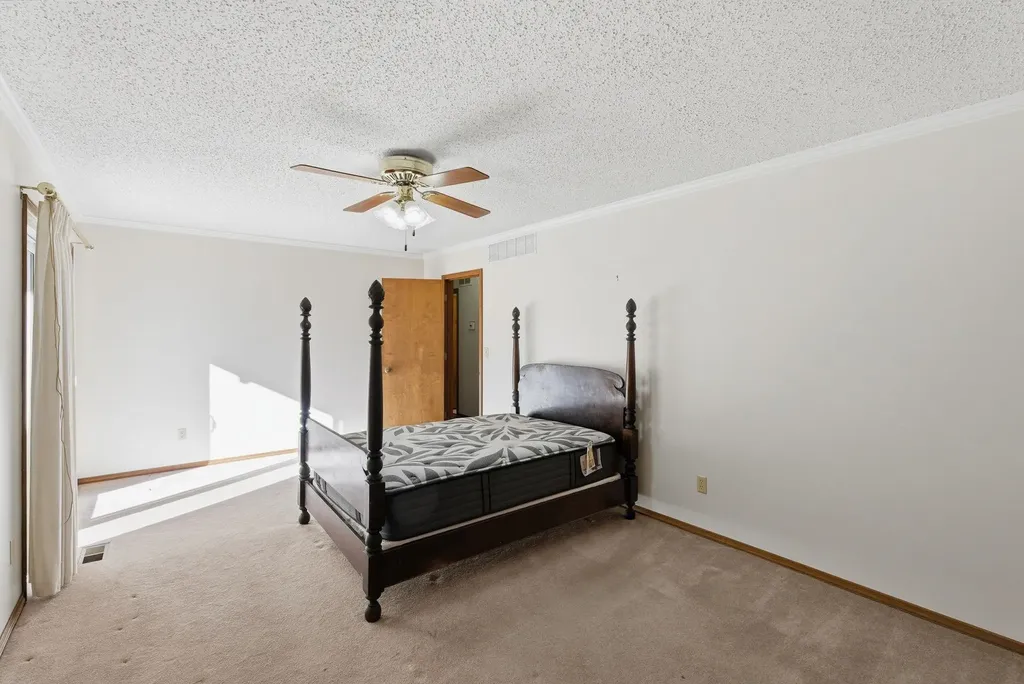 500 Rolling Hills Newton KS 67114