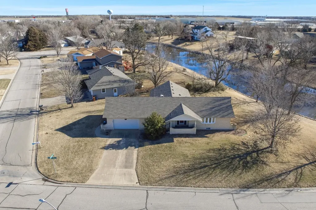 500 Rolling Hills Newton KS 67114