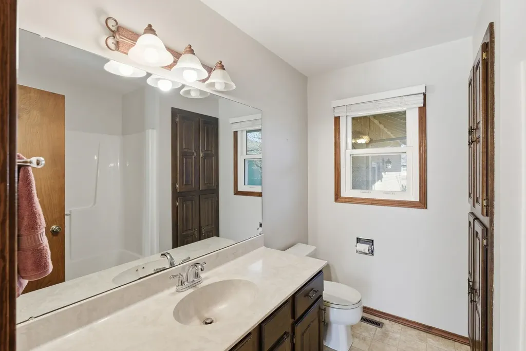 500 Rolling Hills Newton KS 67114