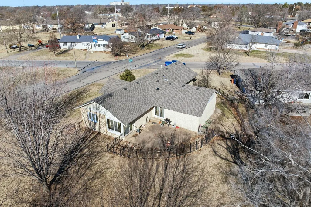 500 Rolling Hills Newton KS 67114