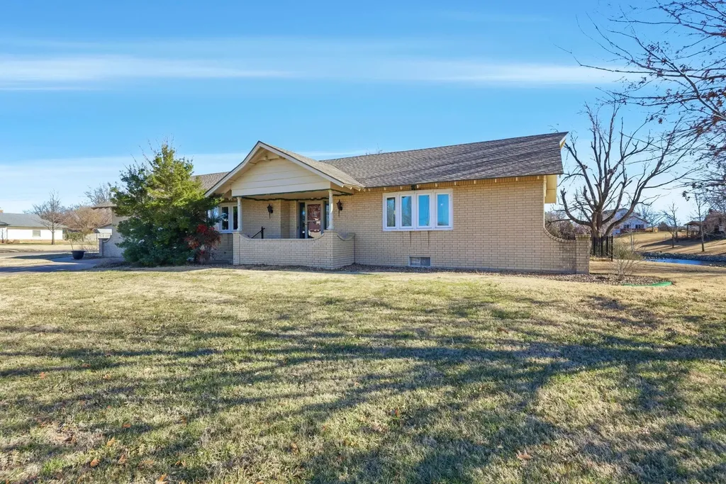 500 Rolling Hills Newton KS 67114