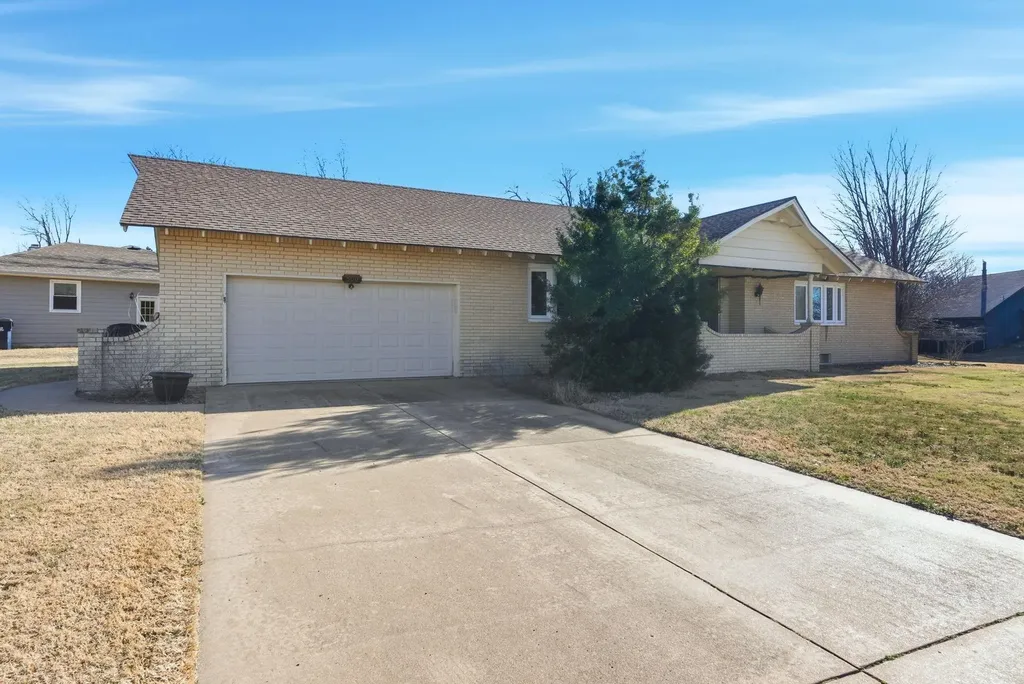 500 Rolling Hills Newton KS 67114