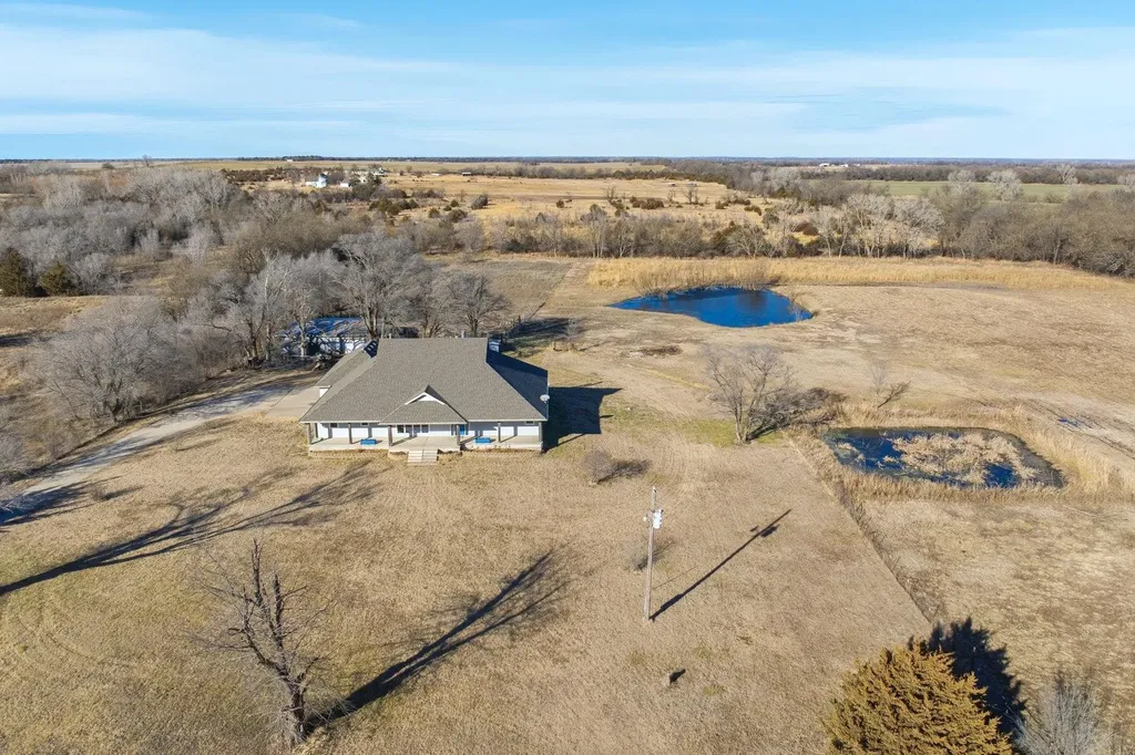 740 E 70th Avenue N Belle Plaine KS 67013