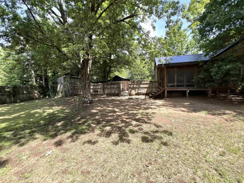 1825 N 9th Arkansas City KS 67005