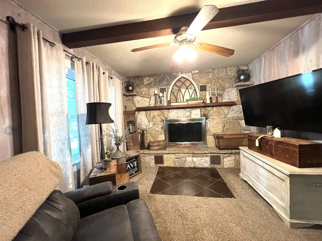 1825 N 9th Arkansas City KS 67005
