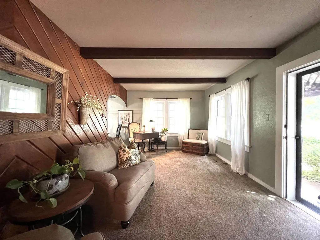 1825 N 9th Arkansas City KS 67005