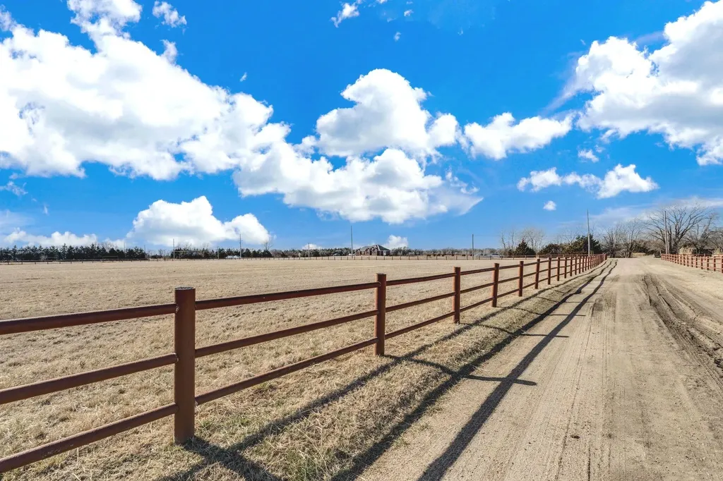 8100 S Hillside Haysville KS 67060