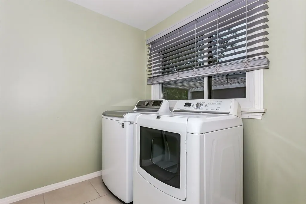 206 S Brookside Street Wichita KS 67218