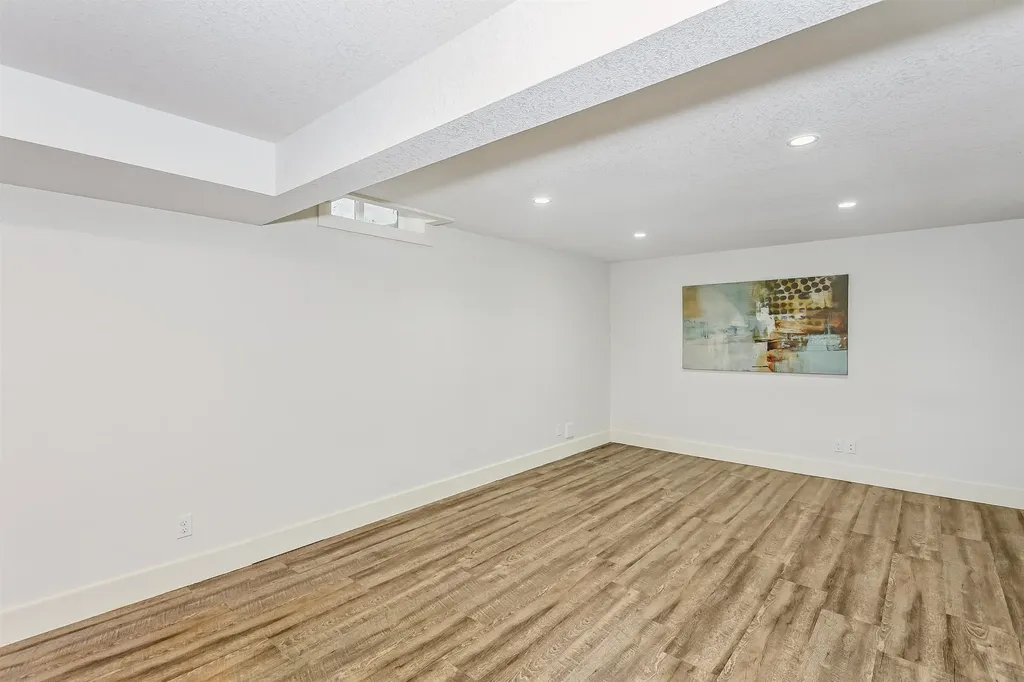 206 S Brookside Street Wichita KS 67218