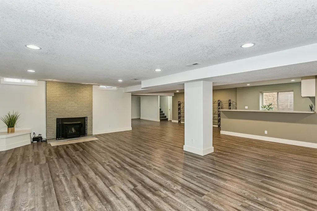 206 S Brookside Street Wichita KS 67218