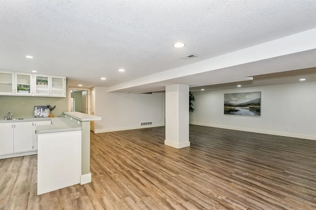 206 S Brookside Street Wichita KS 67218